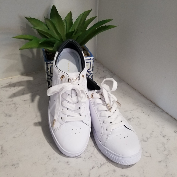 👟 TOMMY HILFIGER WHITE LEATHER SNEAKERS - Picture 12 of 15